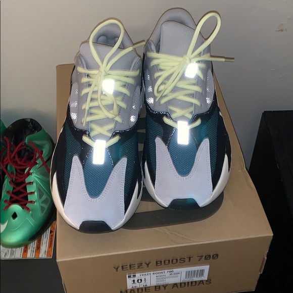 yeezy 700 10.5